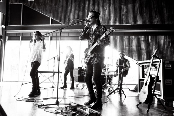 부활 사진-혹백_2-고화질.jpg